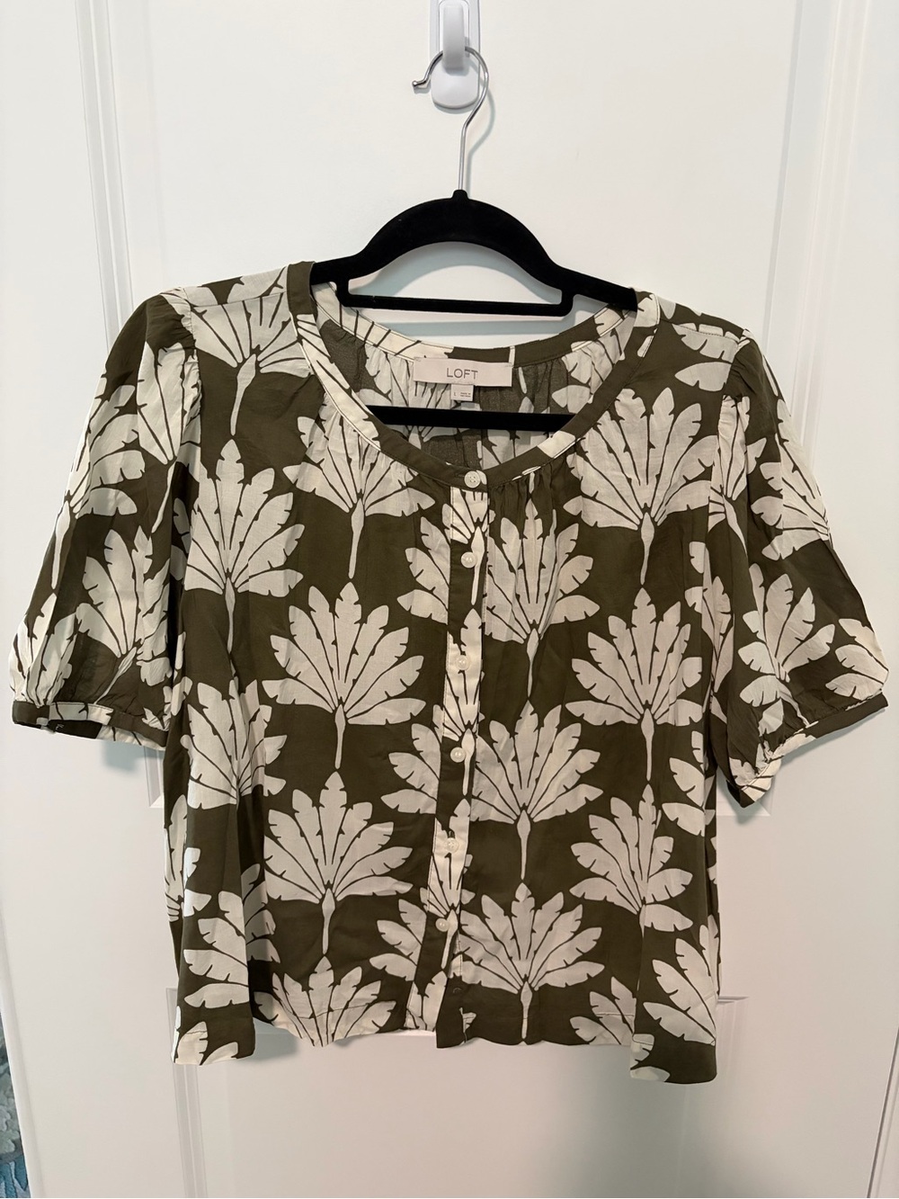 NWOT  LOFT Olive and White Botanical Button-Front Blouse